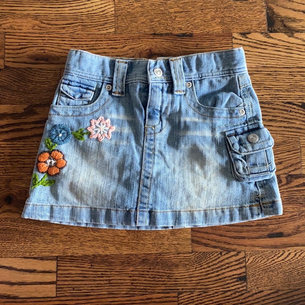 Xhilaration kids denim skirt. Size S(6/6X)